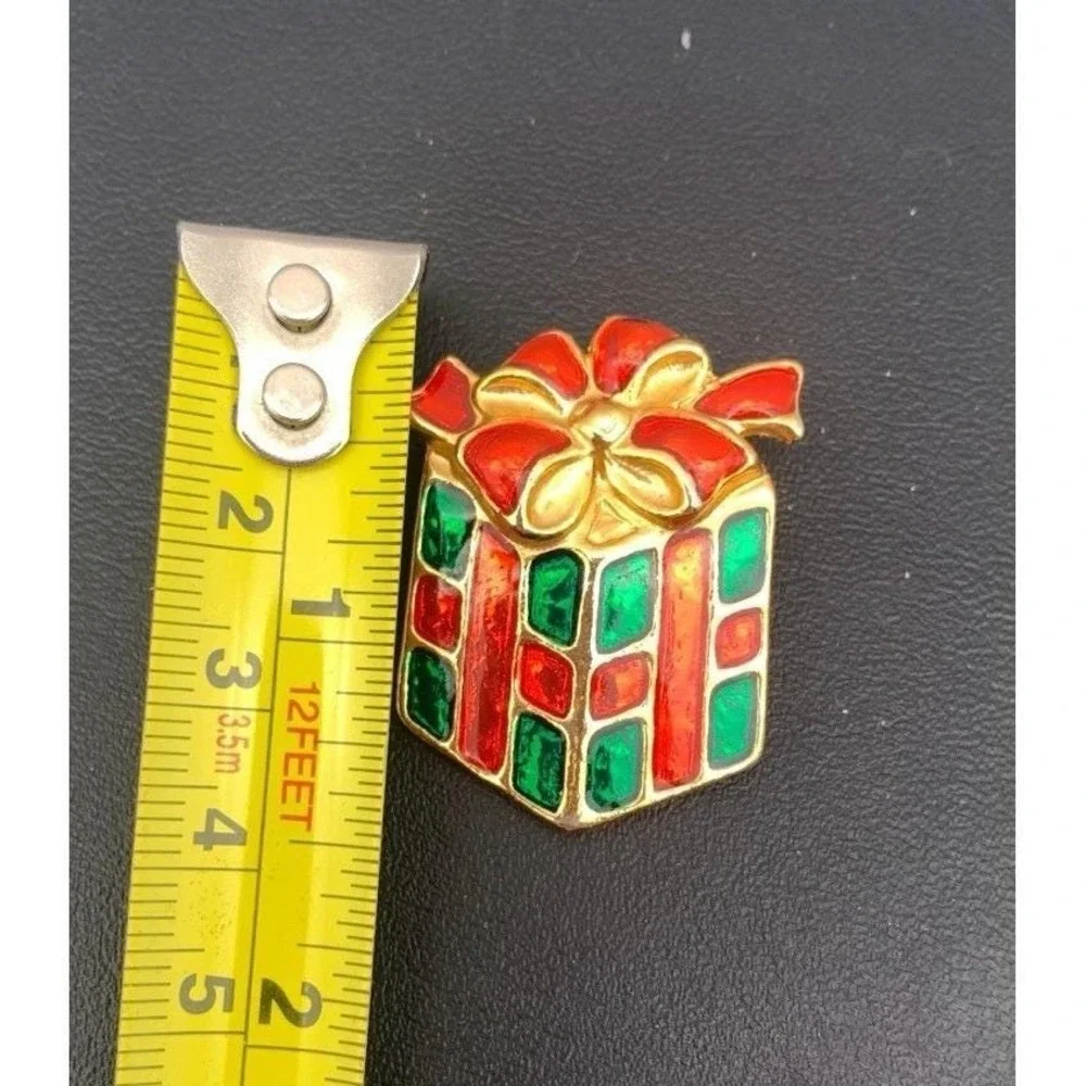 Vintage AAI Christmas Gift present enamel gold tone Brooch